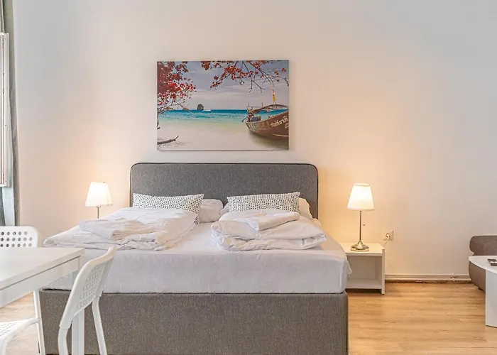 Welcoming 2Br Apt. Near Akh- Perfect For Longstays